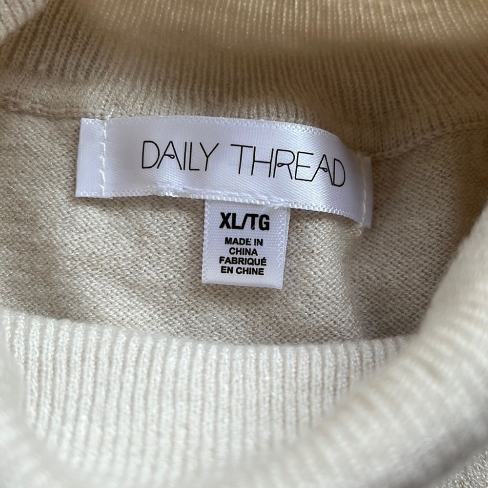 Daily Thread NWT Size XL Sweater - Picture 5 of 6